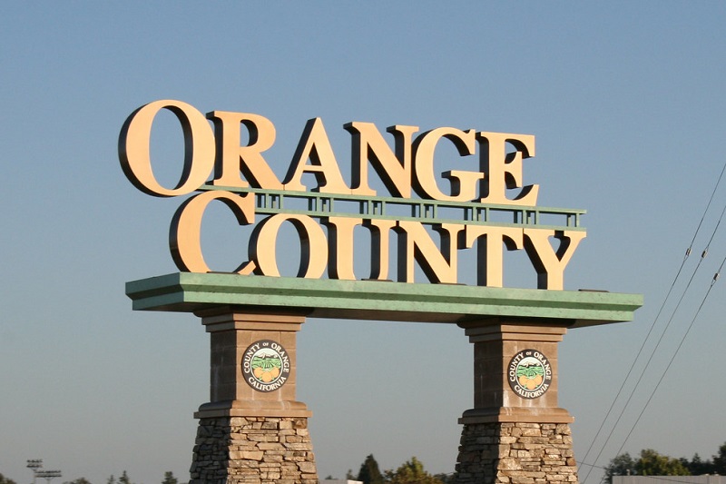 How to Choose a Driving School in Orange County Orange County Road Sign