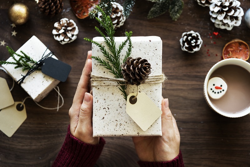 The perfect teen gift ideas 2017 will help you stay on trend this year while shopping for holiday gifts no matter who the recipient may be.