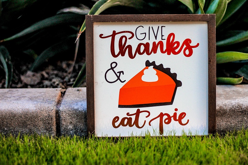 There are so many ways to give back on Thanksgiving in Orange County and you and your family can be part of the difference. 